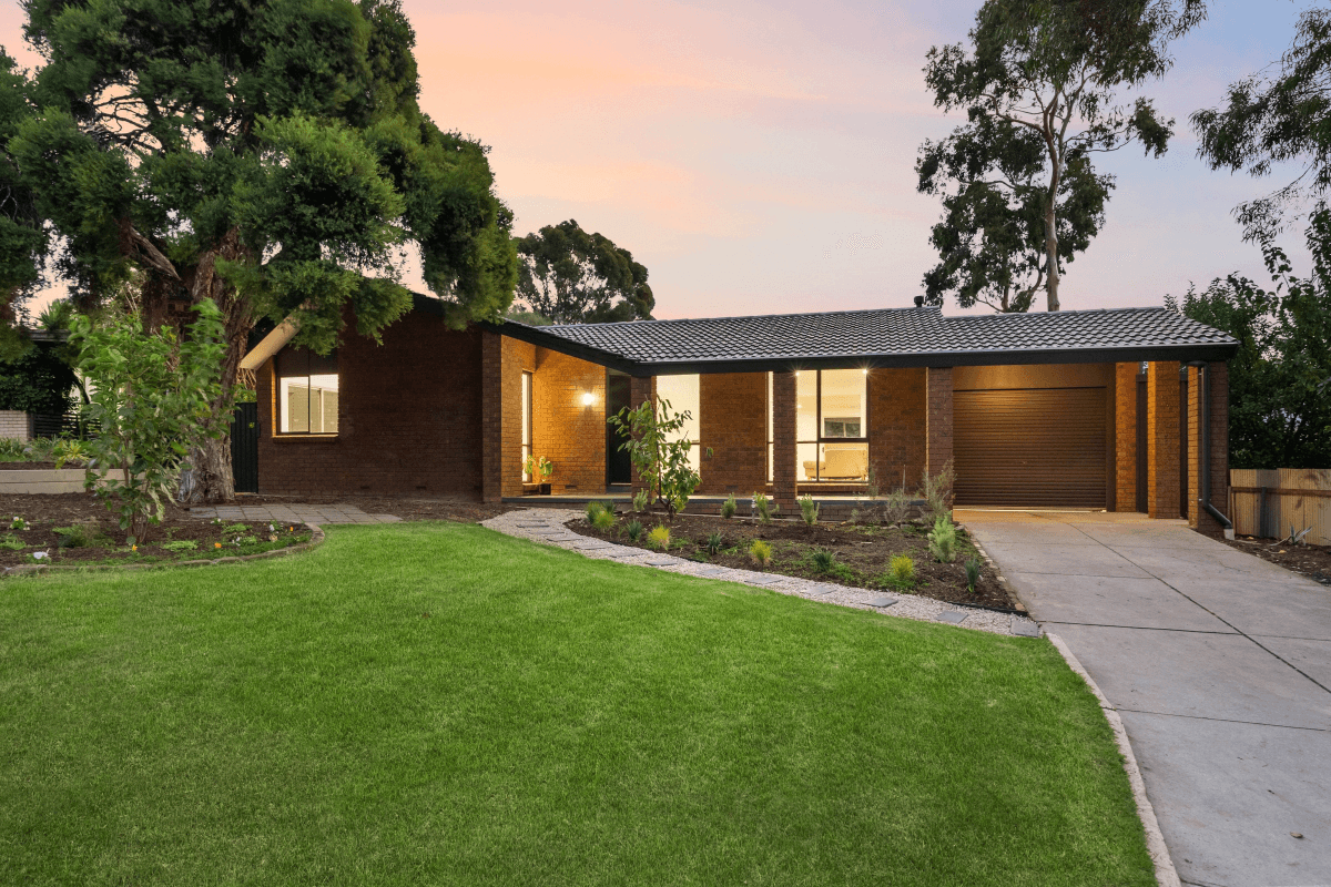 4 Ebor Crescent, ABERFOYLE PARK, SA 5159