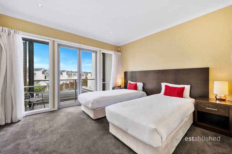 14/9 Greg Norman Drive, SANCTUARY LAKES, VIC 3030