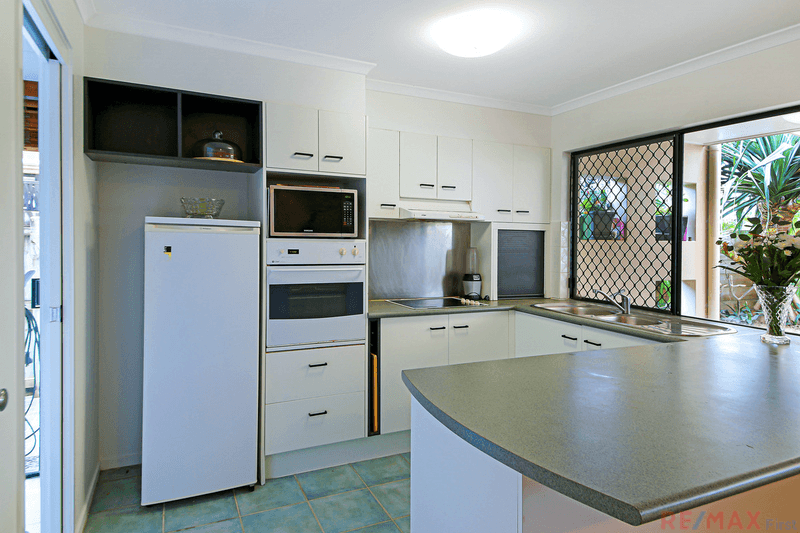 27/9A Browning Boulevard, Battery Hill, QLD 4551