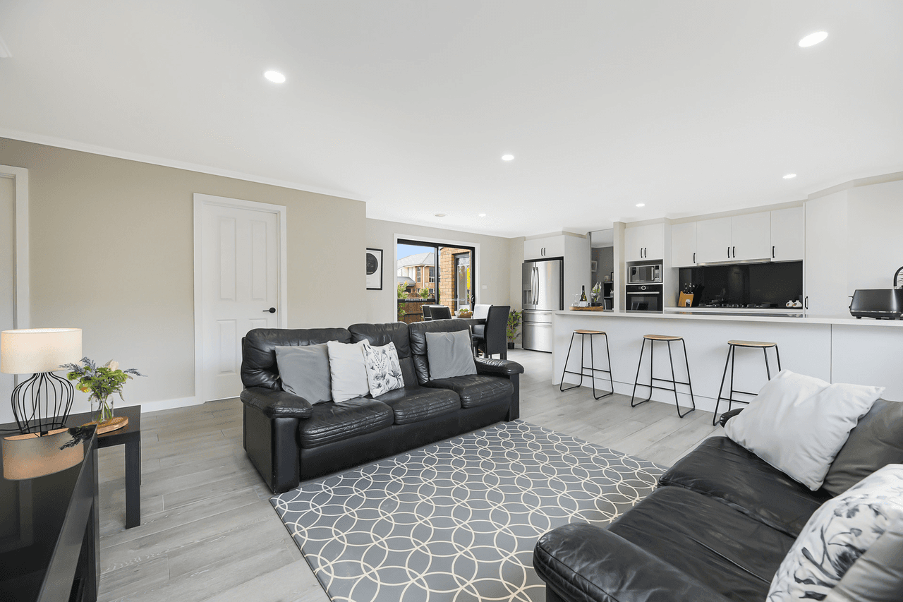 9 Retreat Circuit, BEACONSFIELD, VIC 3807