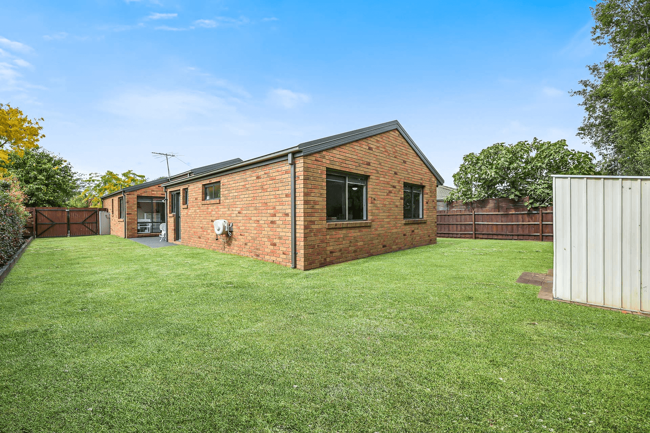 9 Retreat Circuit, BEACONSFIELD, VIC 3807