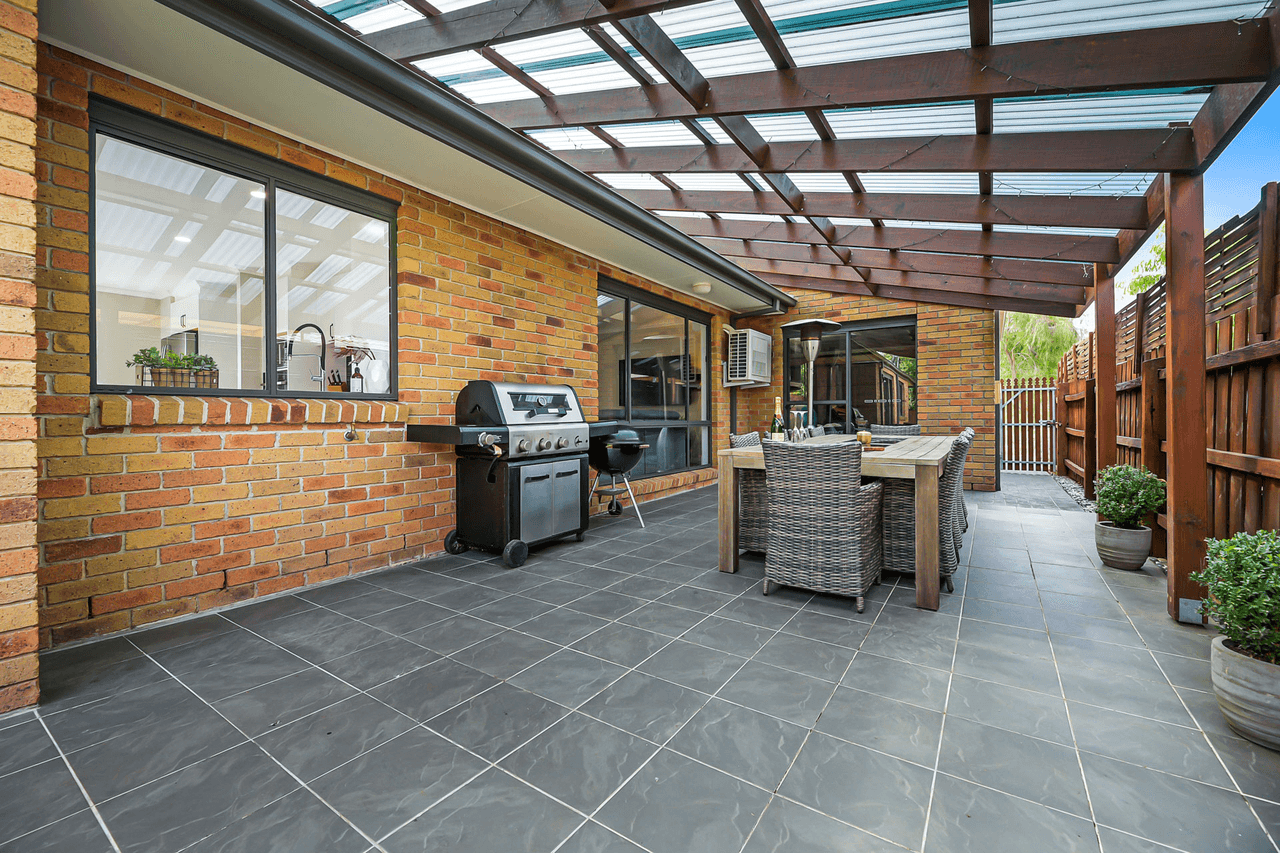 9 Retreat Circuit, BEACONSFIELD, VIC 3807