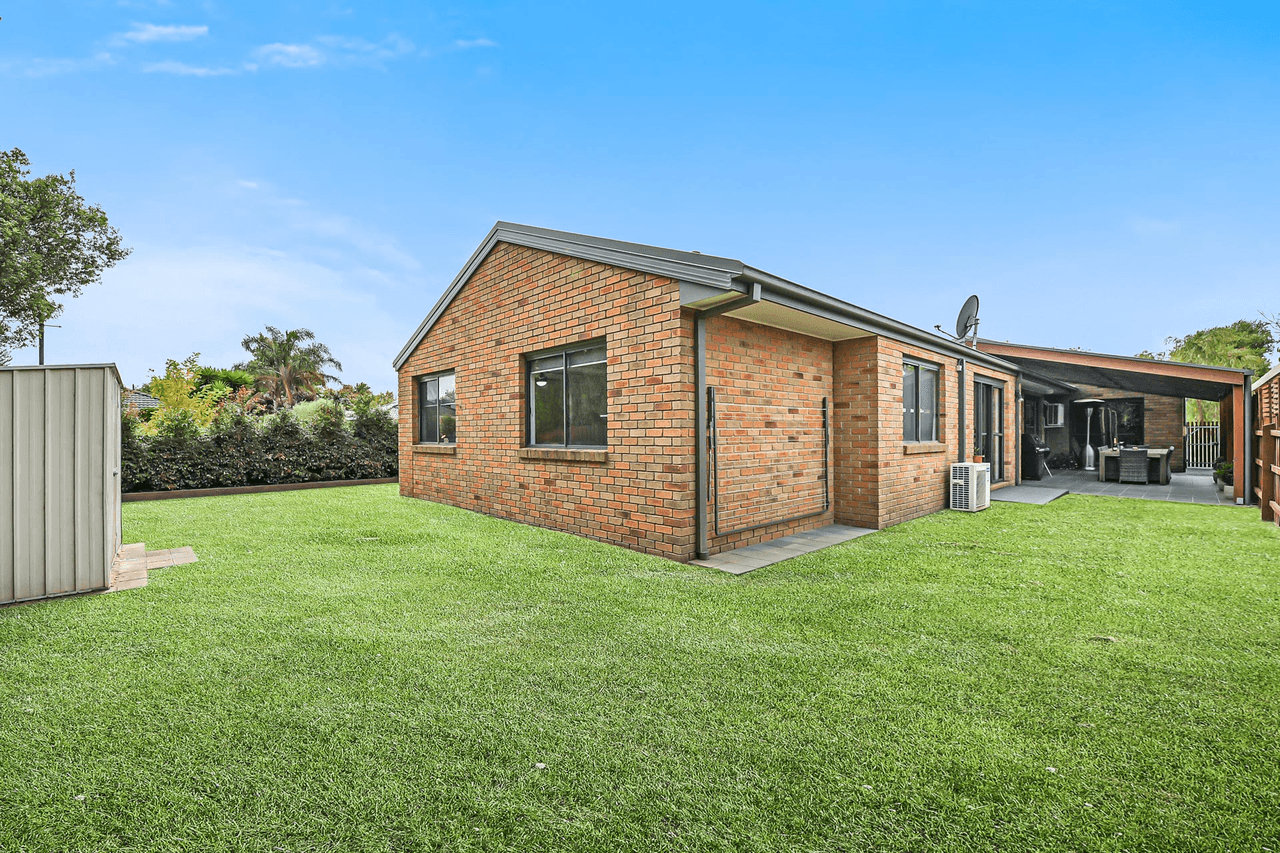 9 Retreat Circuit, BEACONSFIELD, VIC 3807