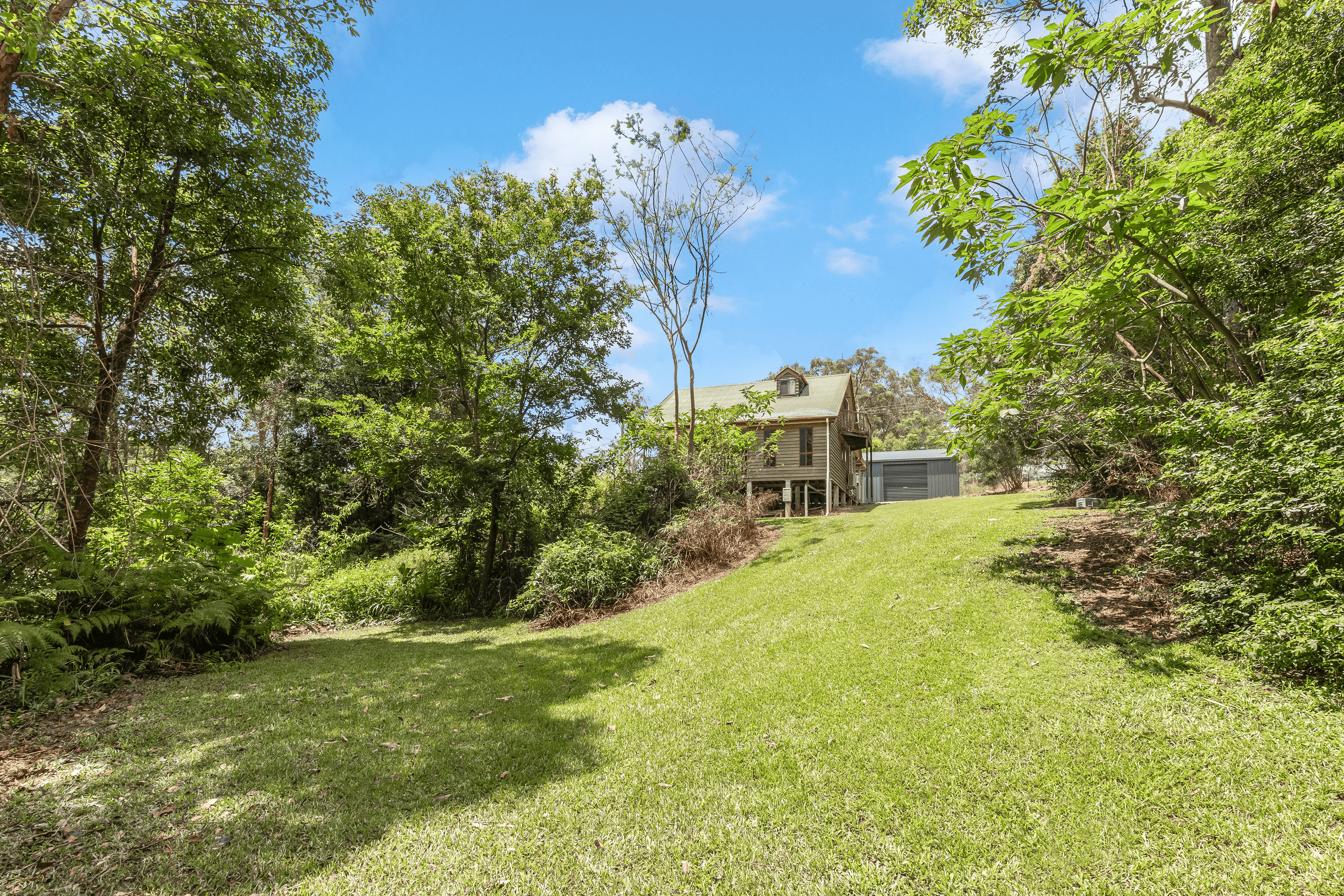 6 Glen Eaton Street, EATONS HILL, QLD 4037