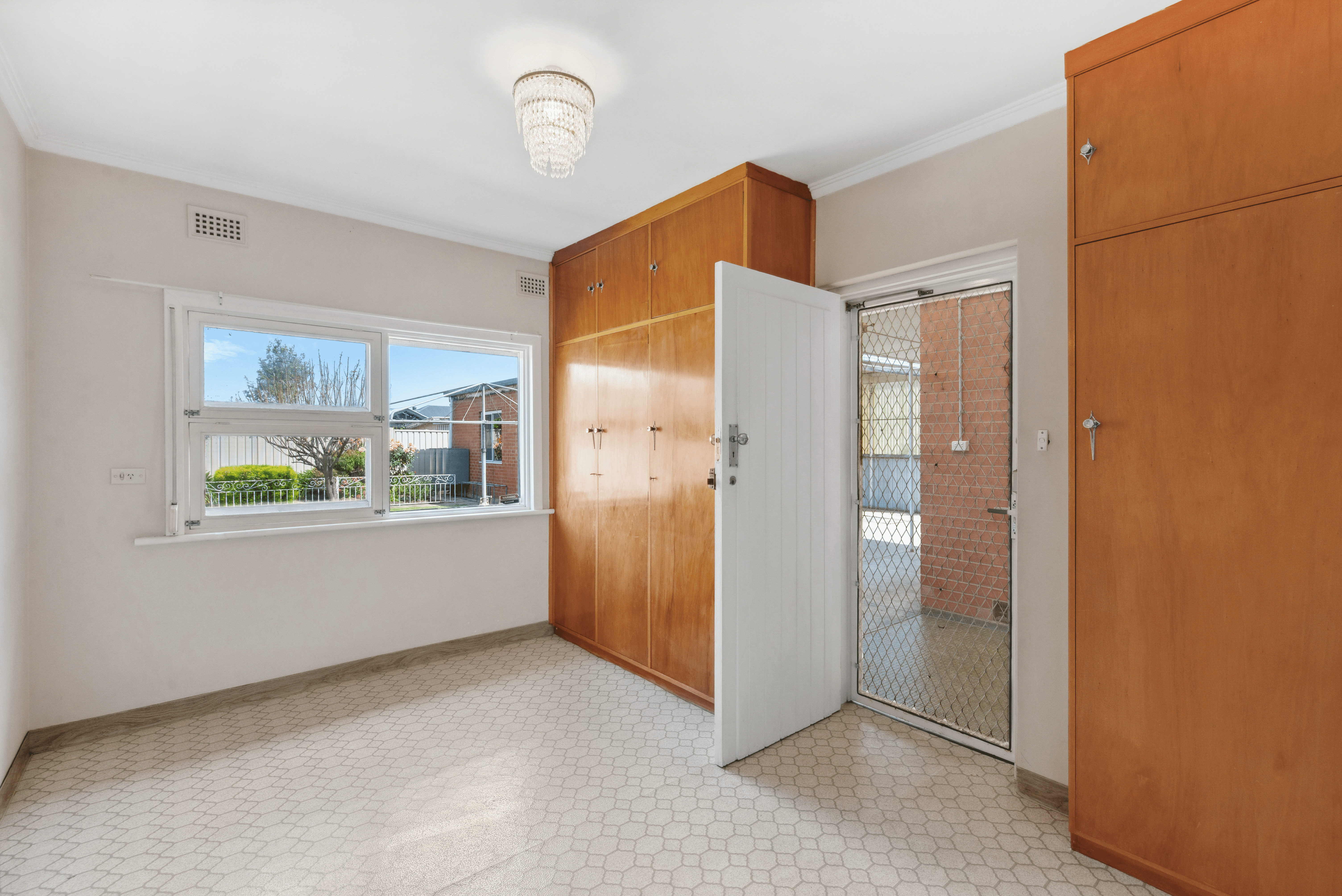 93 Trimmer Parade, Findon, SA 5023