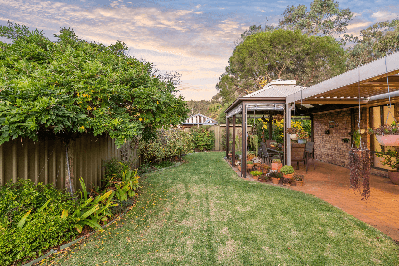 4 Mulberry Grove, ABERFOYLE PARK, SA 5159