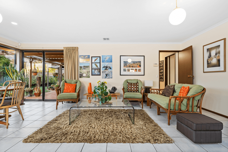 4 Mulberry Grove, ABERFOYLE PARK, SA 5159