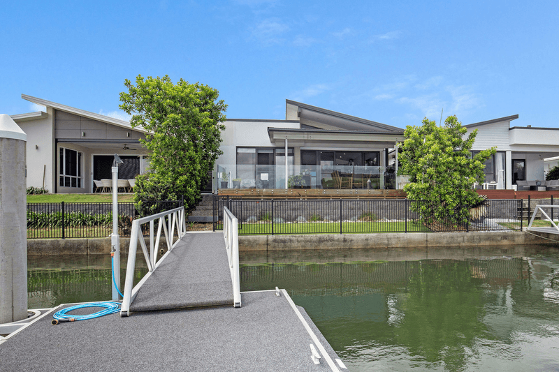11 Paradise Parade, JACOBS WELL, QLD 4208