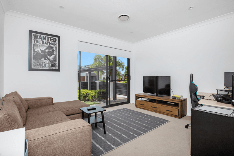 11 Paradise Parade, JACOBS WELL, QLD 4208