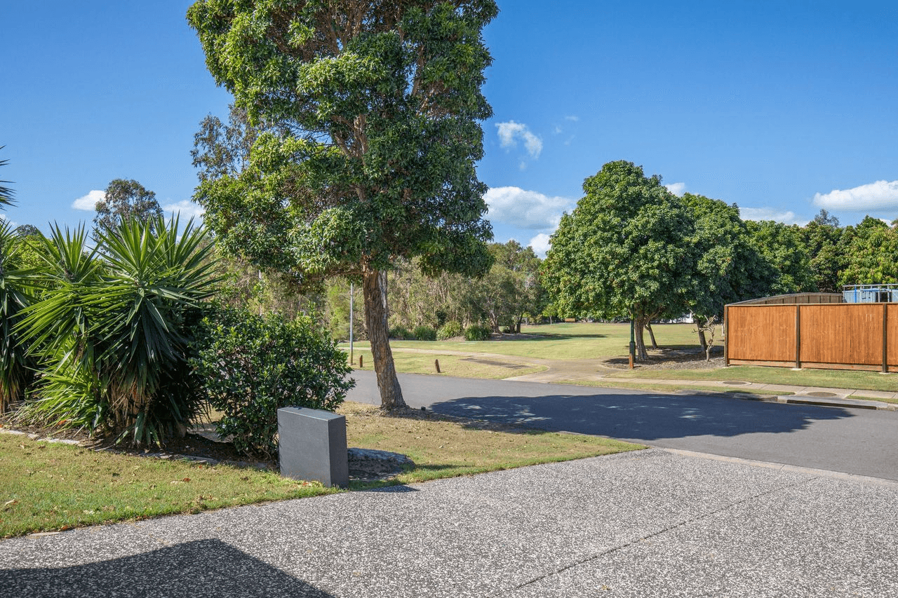 21 PARKLANDS Boulevard, WONDUNNA, QLD 4655