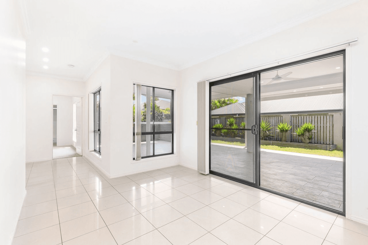 21 PARKLANDS Boulevard, WONDUNNA, QLD 4655