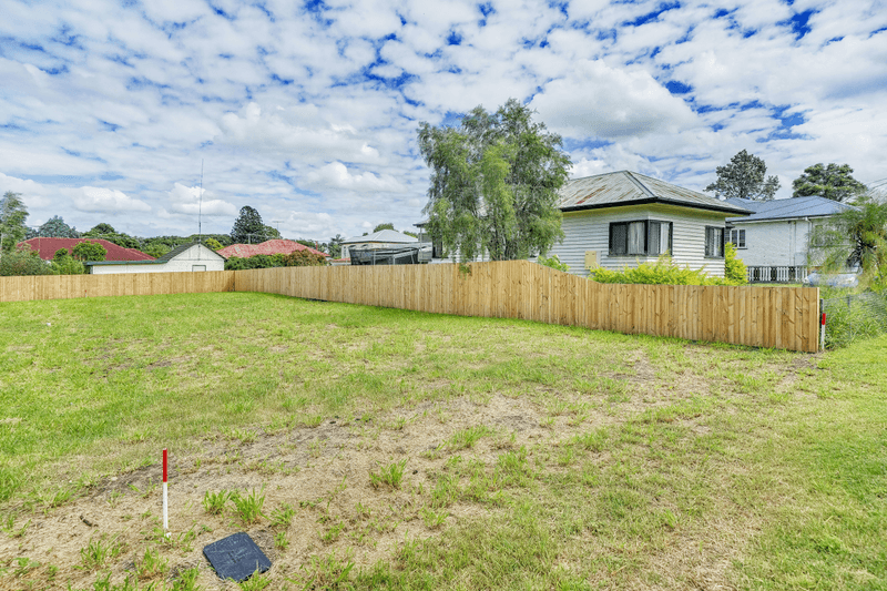 11 Doyle St, Silkstone, QLD 4304