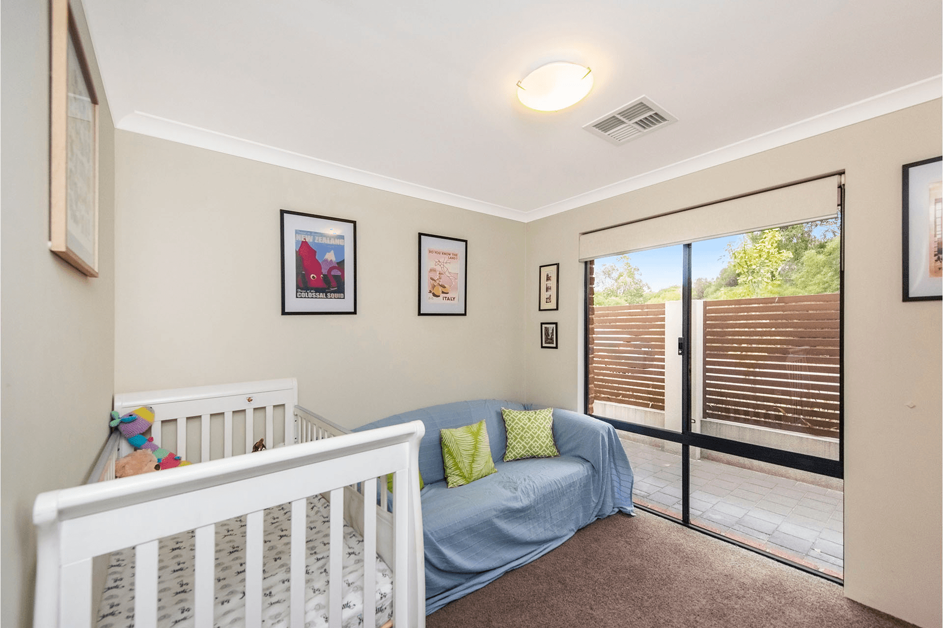 7 Gumina Place, Lake Coogee, WA 6166