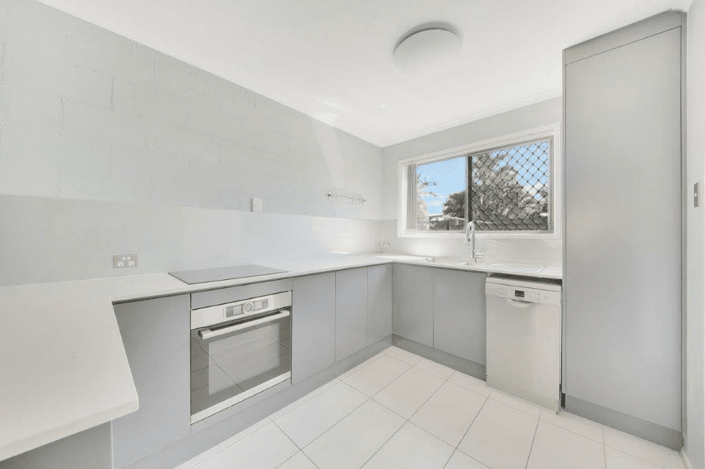 Unit 3/4 Bevington Street, TANNUM SANDS, QLD 4680