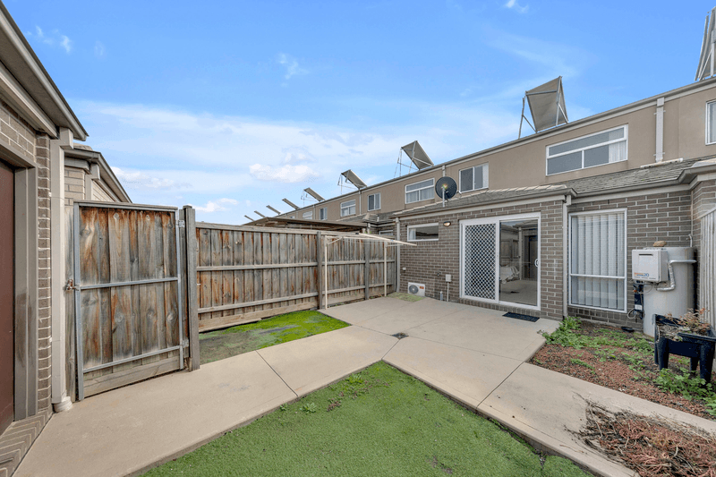 4 Hillgrove Way, MERNDA, VIC 3754