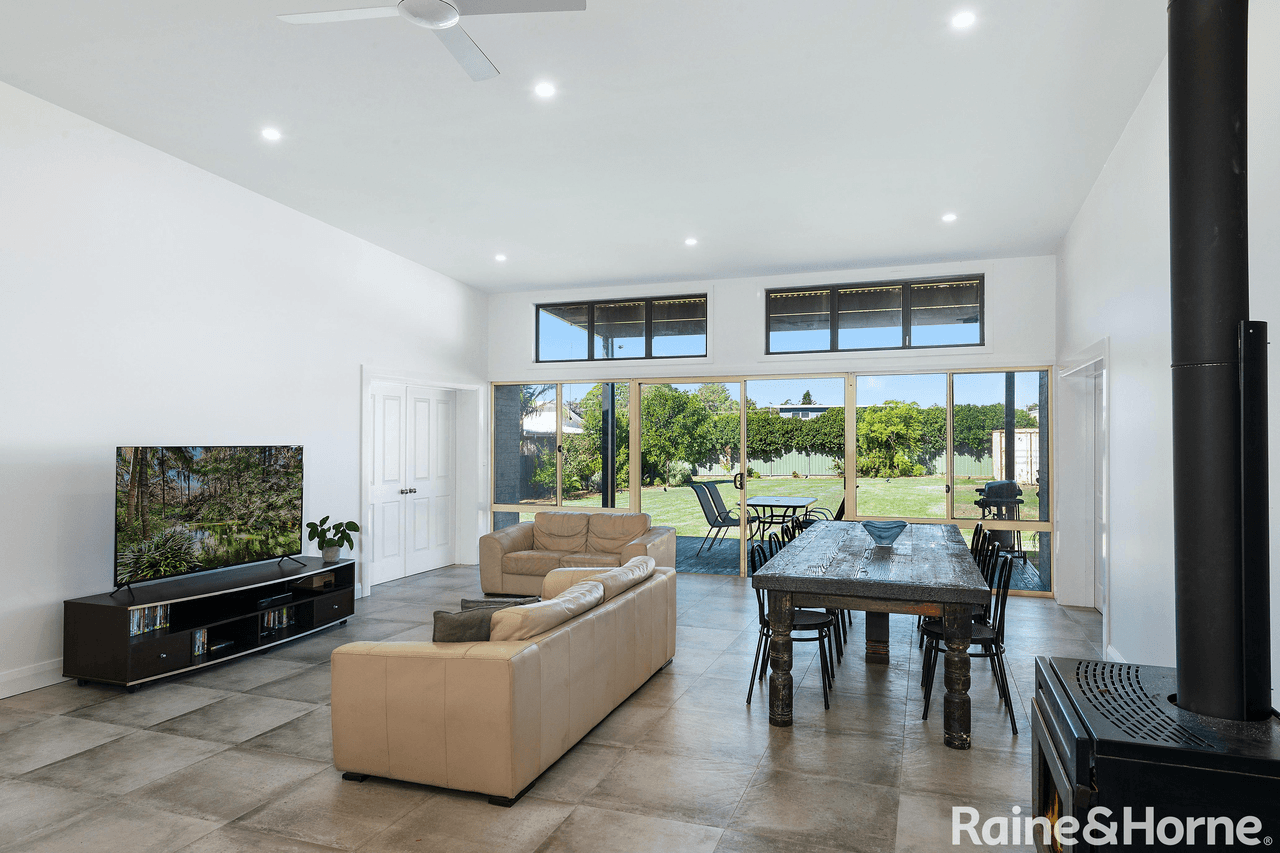 10 Davenport Road, SHOALHAVEN HEADS, NSW 2535