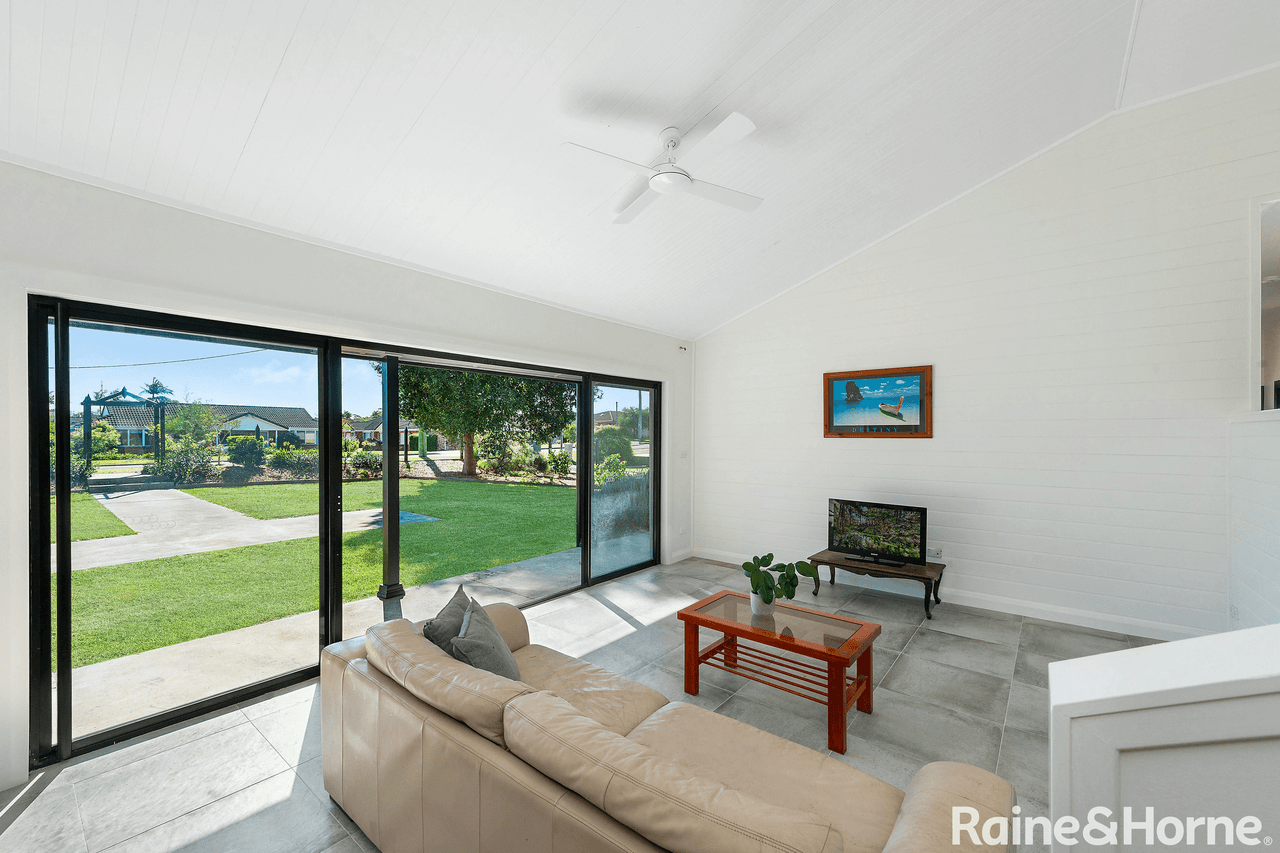 10 Davenport Road, SHOALHAVEN HEADS, NSW 2535