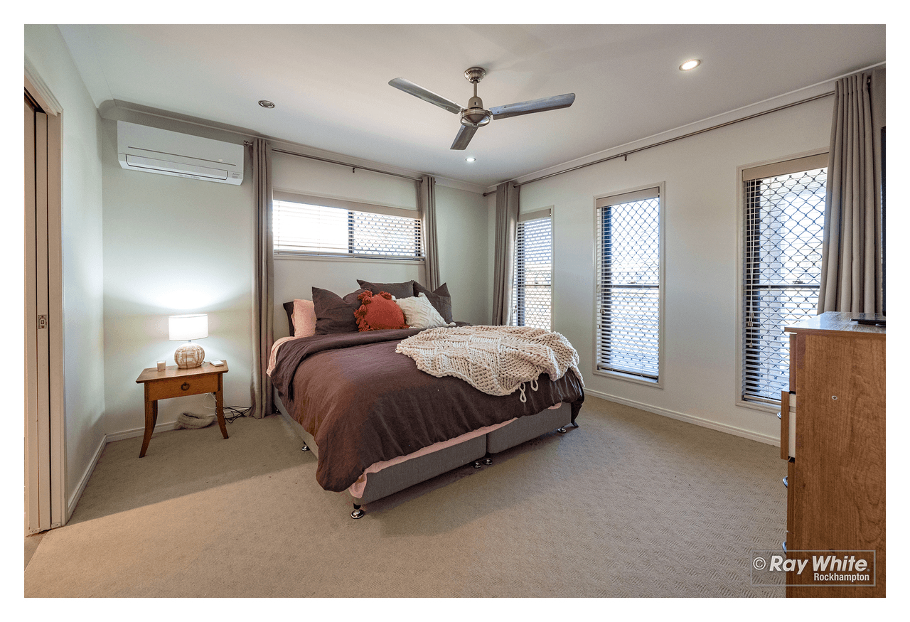 20 Tamarind Avenue, NORMAN GARDENS, QLD 4701