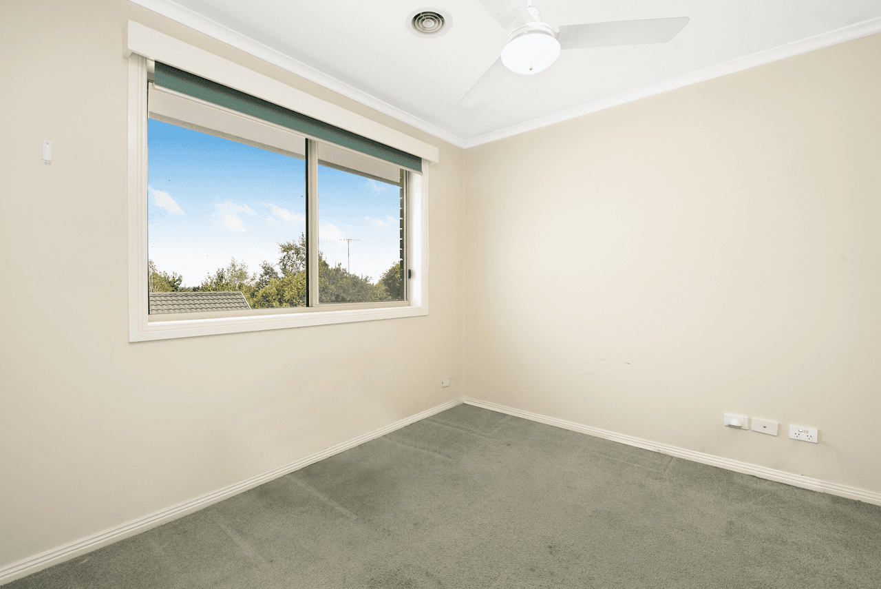 37 Adrian Drive, PAKENHAM, VIC 3810