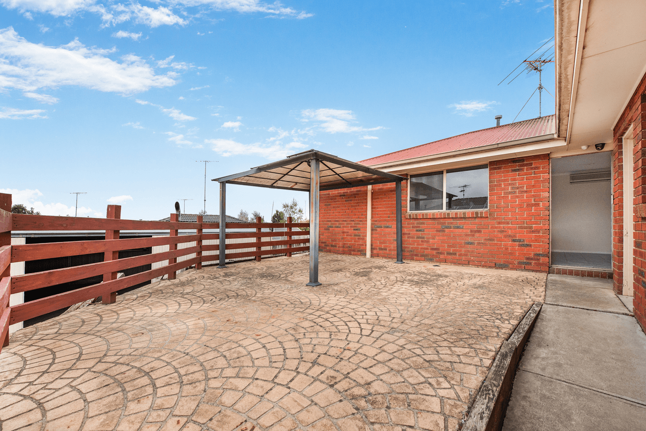 37 Adrian Drive, PAKENHAM, VIC 3810