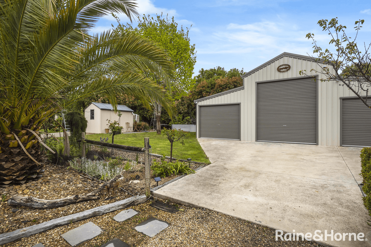 6 Glenton Court, GISBORNE, VIC 3437