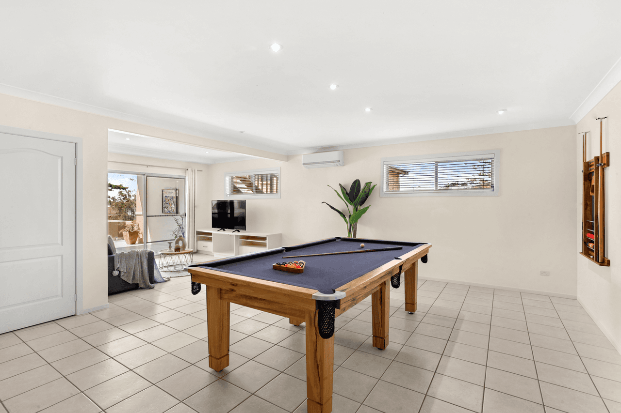 18 Davies Street, MOLLYMOOK, NSW 2539