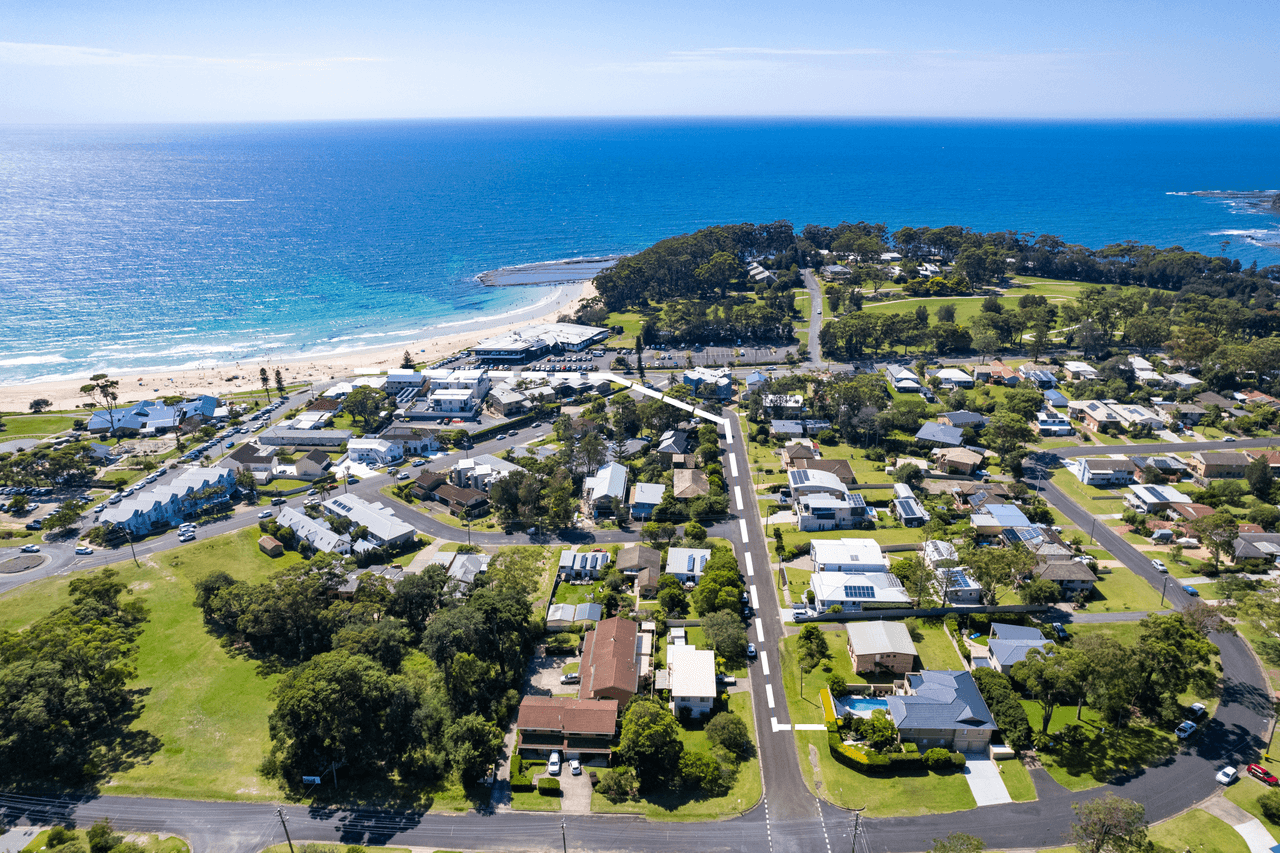 18 Davies Street, MOLLYMOOK, NSW 2539