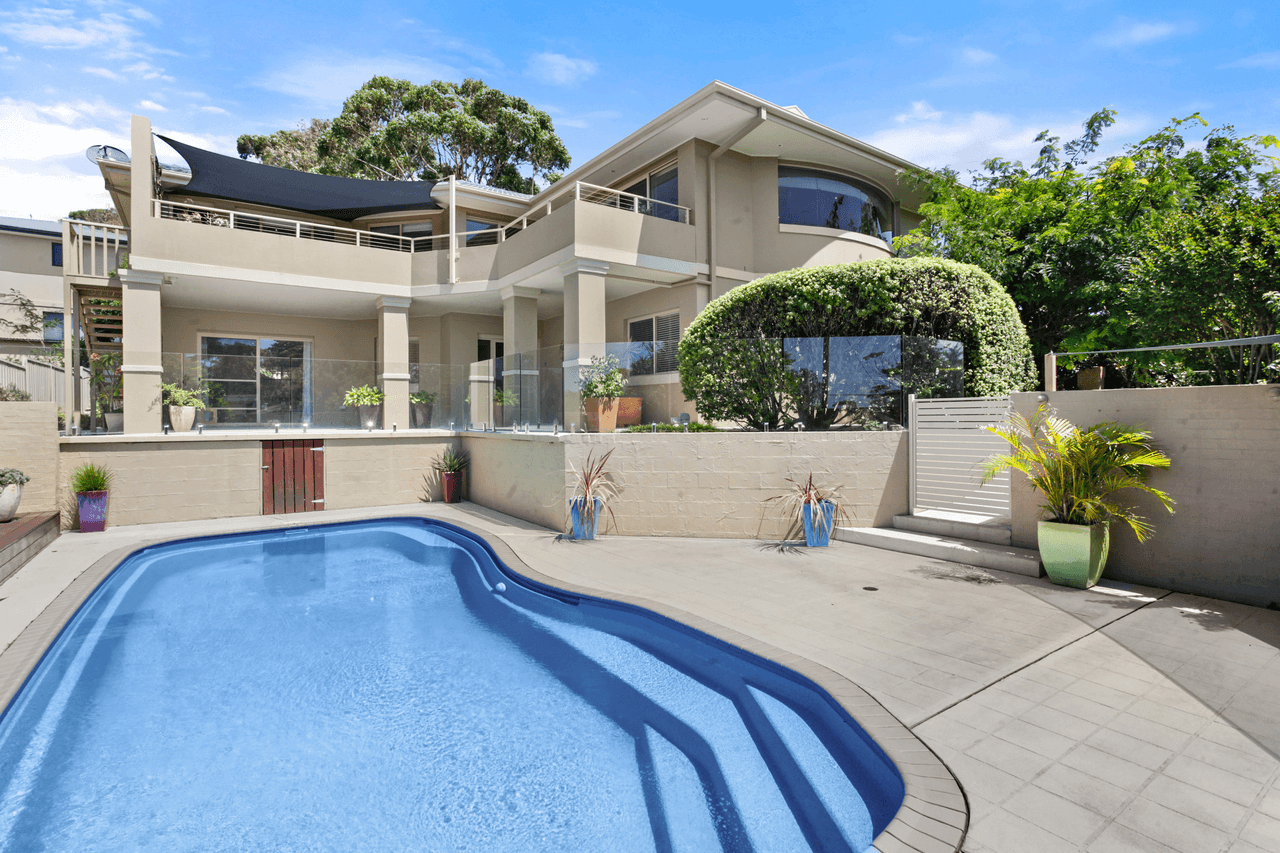 18 Davies Street, MOLLYMOOK, NSW 2539