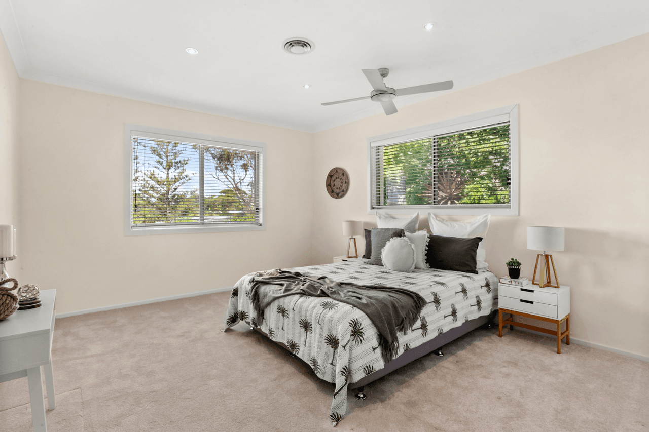 18 Davies Street, MOLLYMOOK, NSW 2539