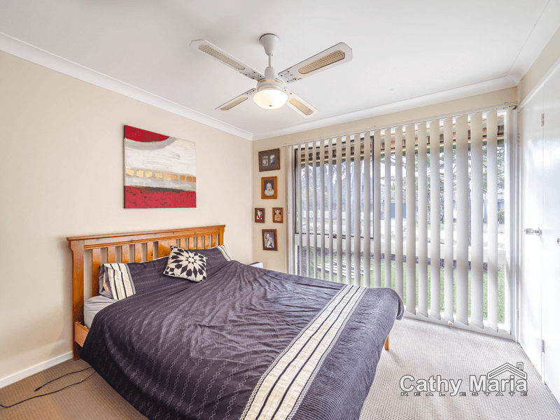 11 Barclay Avenue, MANNERING PARK, NSW 2259