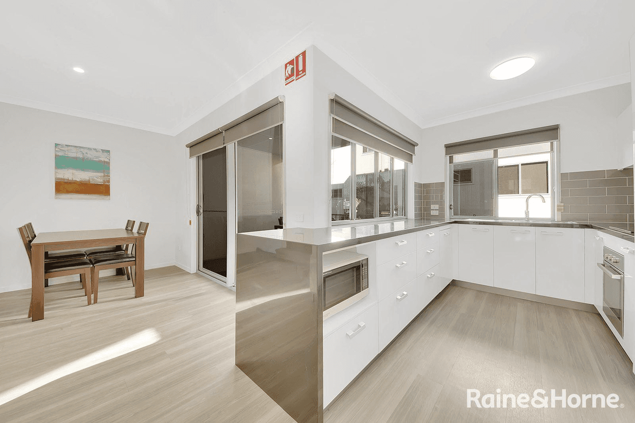 18/7 VIEW Street, WEST GLADSTONE, QLD 4680