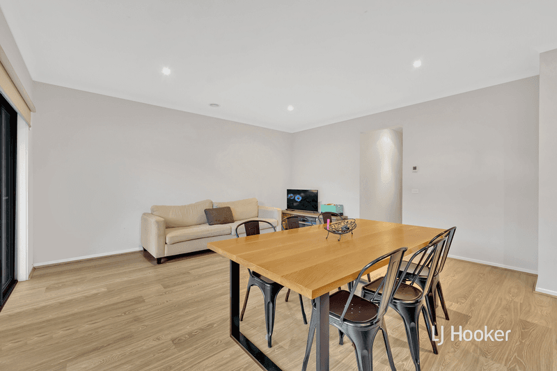 71 Fiorelli Boulevard, CRANBOURNE EAST, VIC 3977