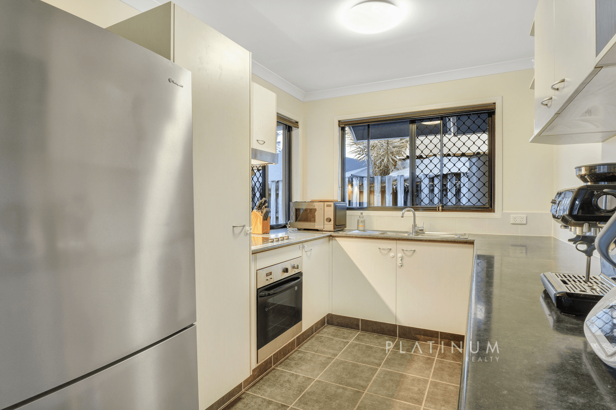 3 Miro Place, NERANG, QLD 4211