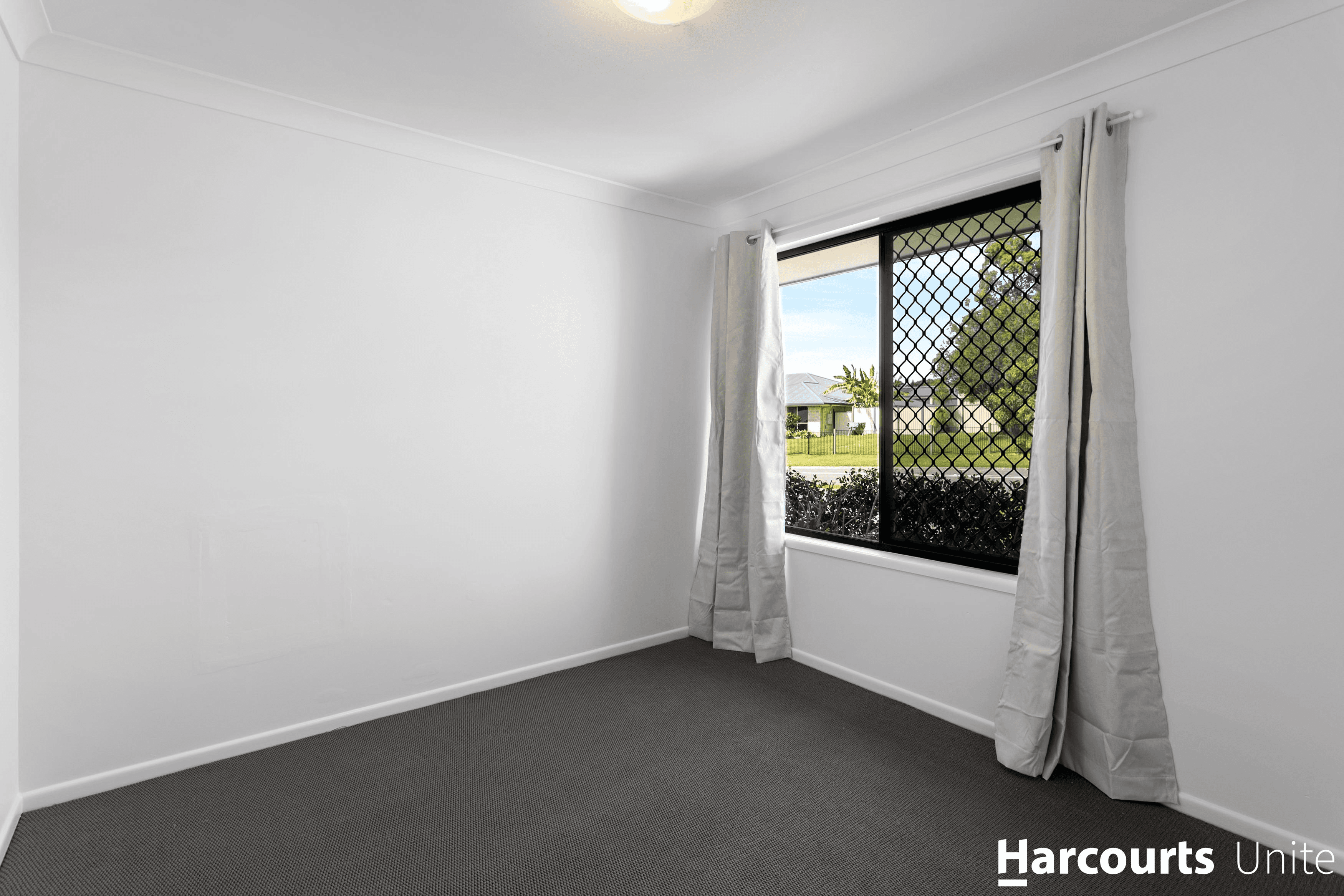 52 Mariner Boulevard, DECEPTION BAY, QLD 4508