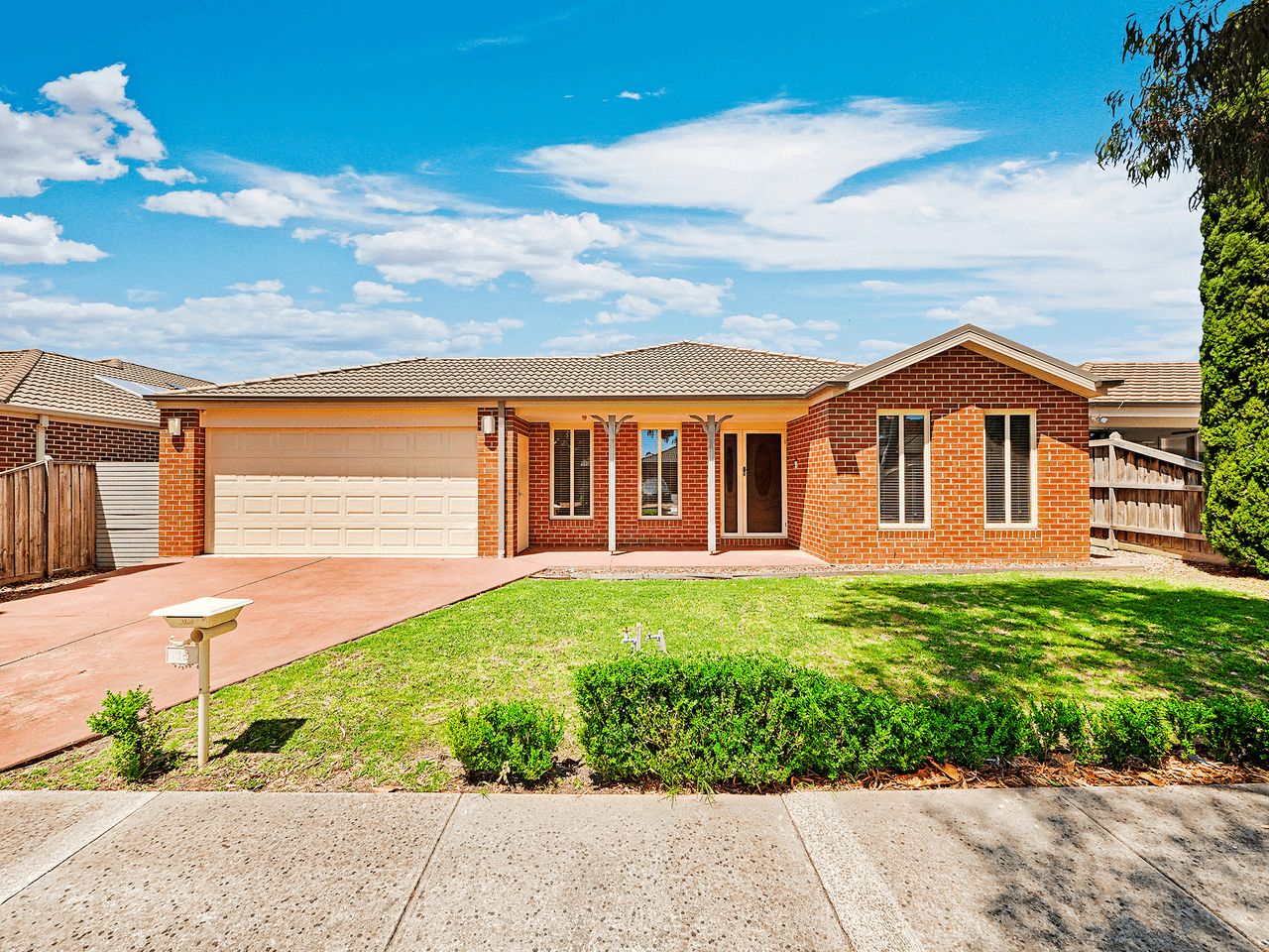 15 Yammerbook Way, CRANBOURNE EAST, VIC 3977