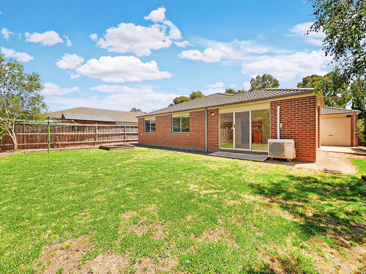 15 Yammerbook Way, CRANBOURNE EAST, VIC 3977