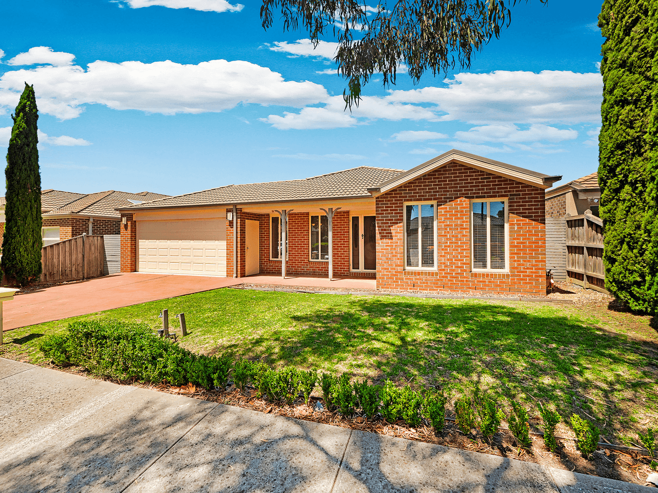 15 Yammerbook Way, CRANBOURNE EAST, VIC 3977