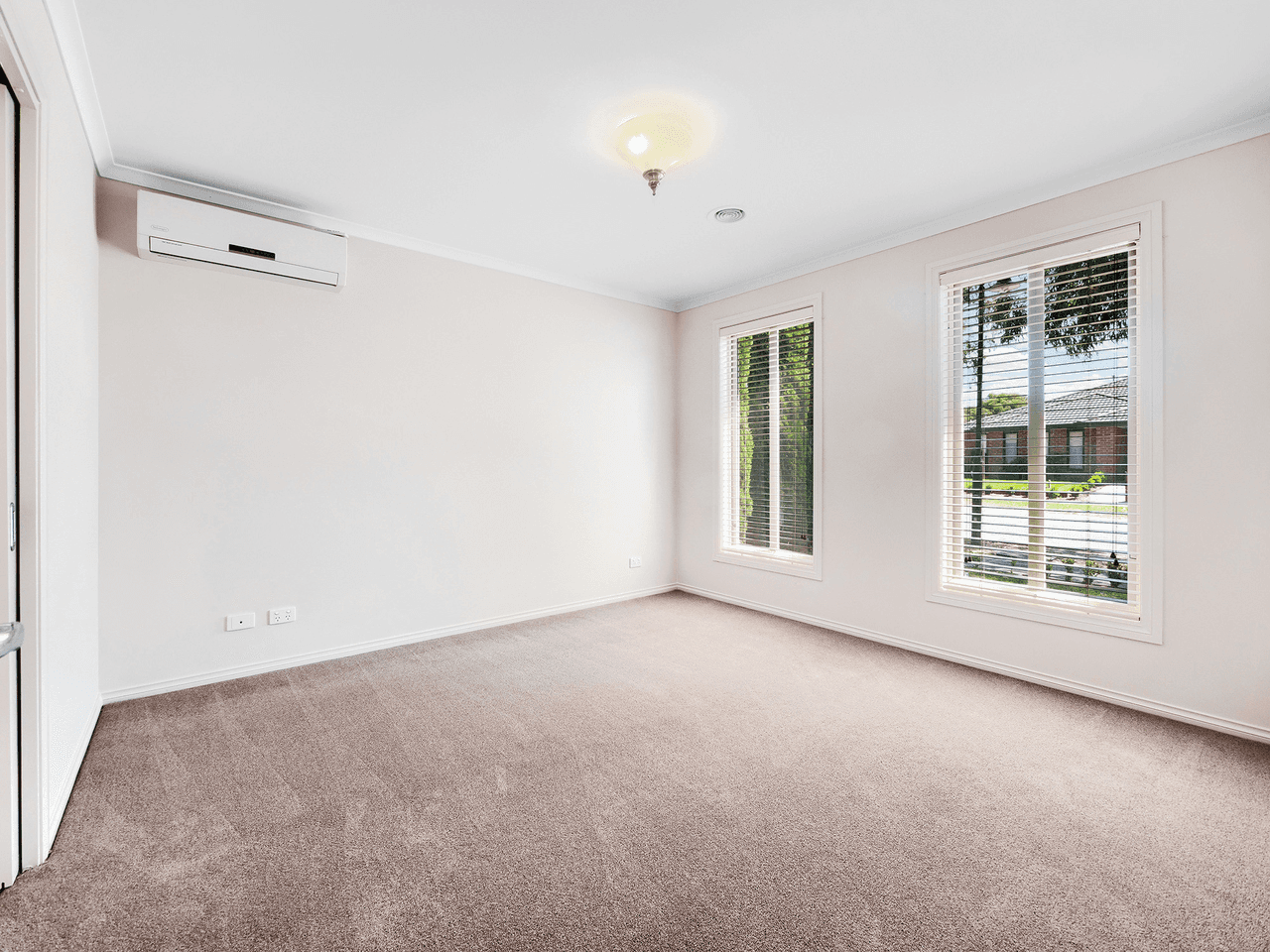 15 Yammerbook Way, CRANBOURNE EAST, VIC 3977