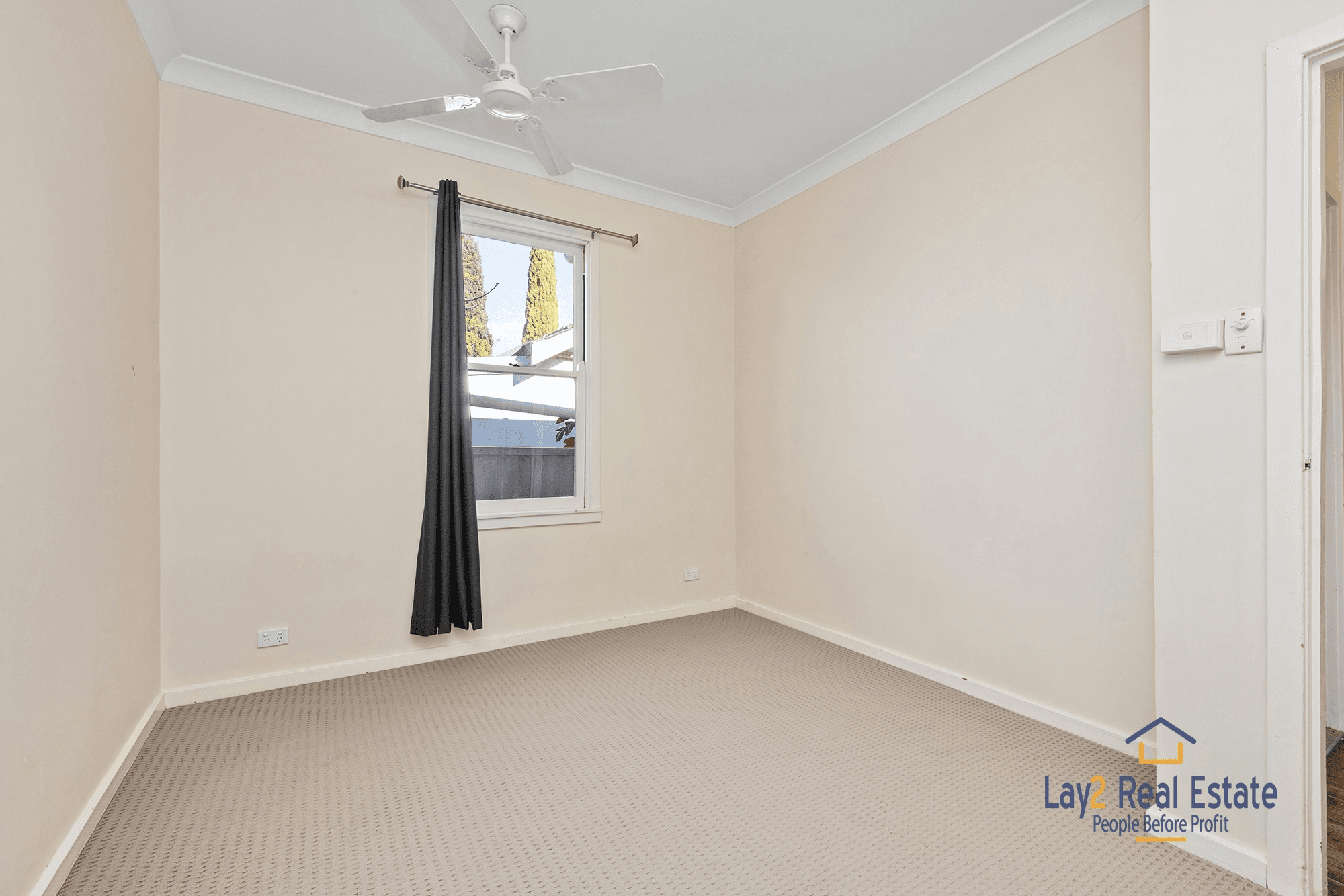 2/32 Cross Street, Queens Park, WA 6107