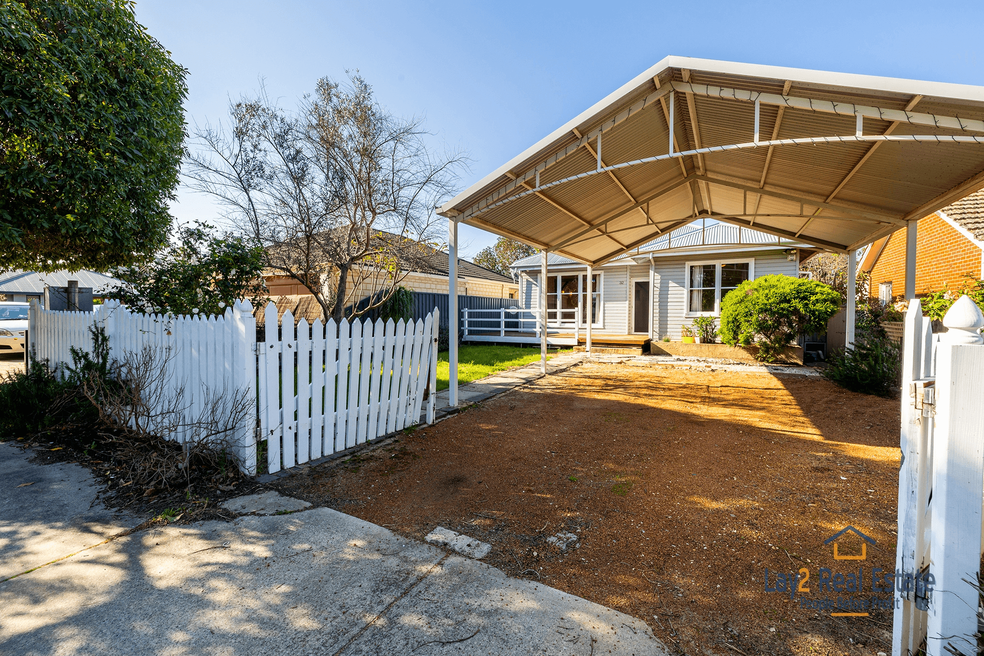 2/32 Cross Street, Queens Park, WA 6107