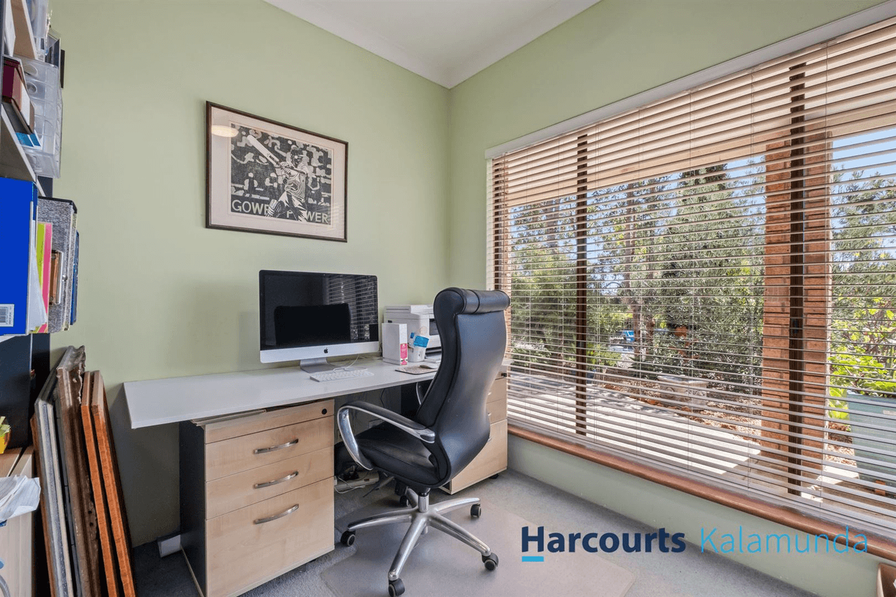 68 Basildon Road, Lesmurdie, WA 6076