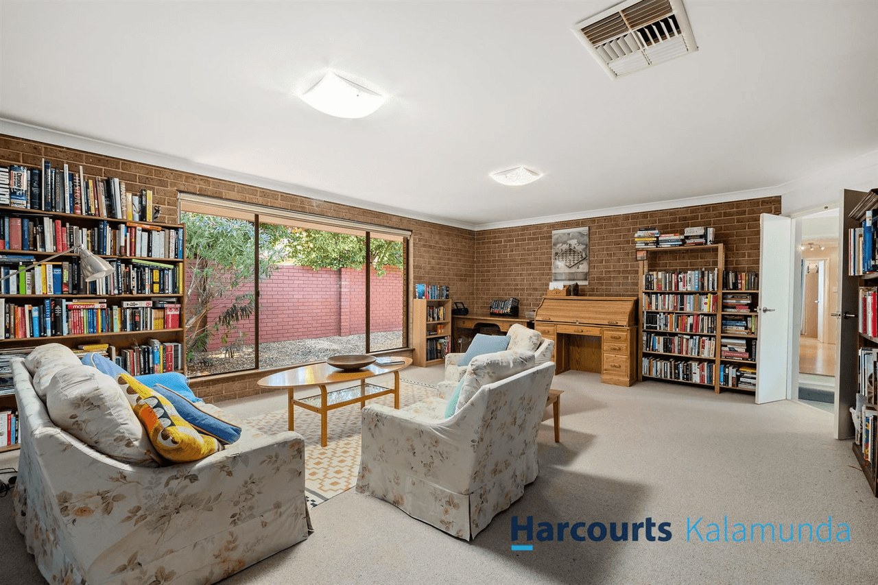 68 Basildon Road, Lesmurdie, WA 6076