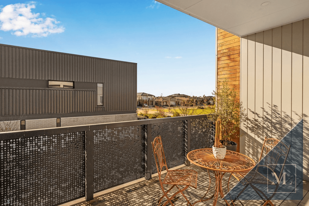 22 Broadside Walk, POINT COOK, VIC 3030