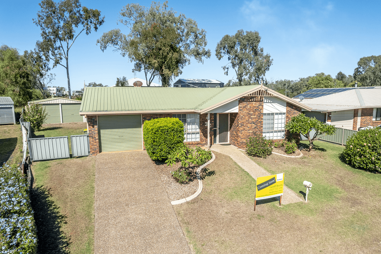 32 Robb Street, OAKEY, QLD 4401