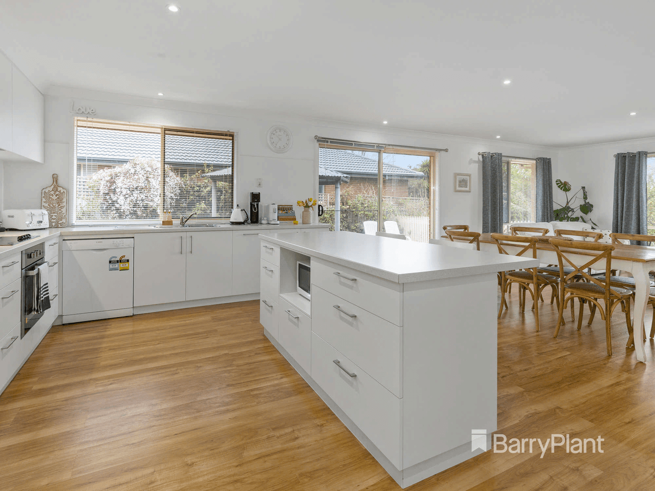 28 Parkside Crescent, MORNINGTON, VIC 3931