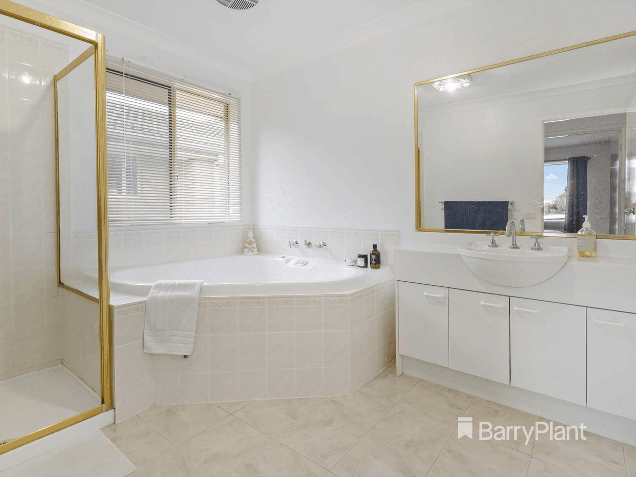 28 Parkside Crescent, MORNINGTON, VIC 3931