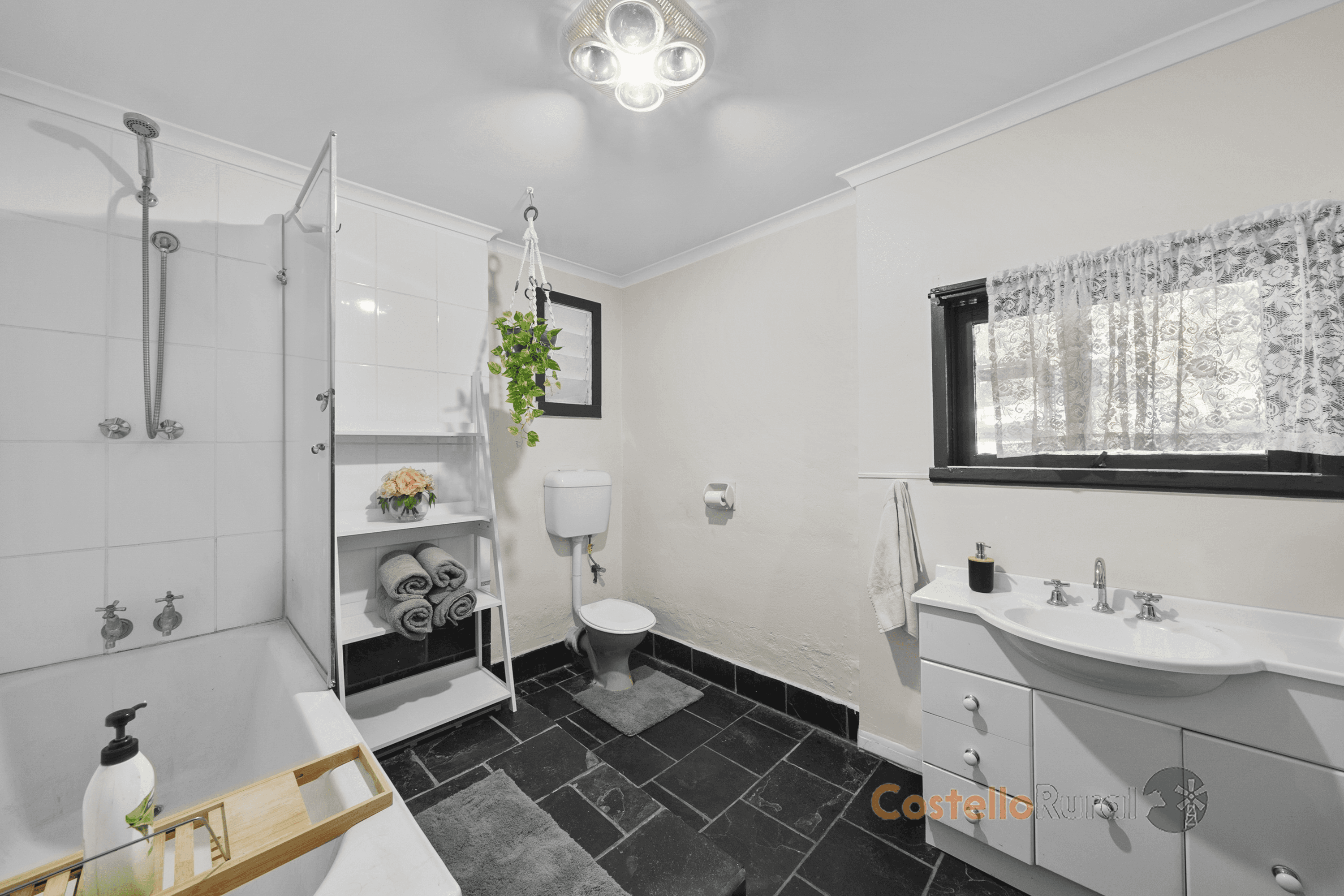 71-73 Hanson Street, Corryong, VIC 3707