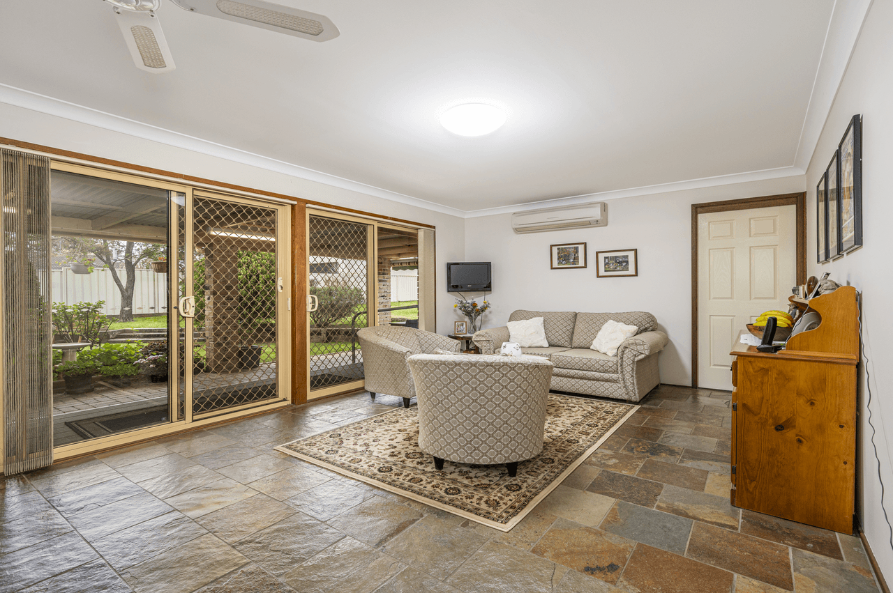 4 Justine Close, BARGO, NSW 2574