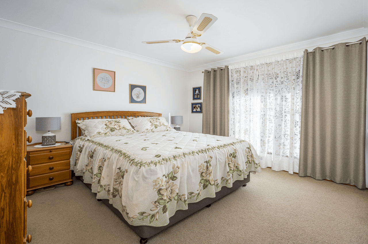 4 Justine Close, BARGO, NSW 2574