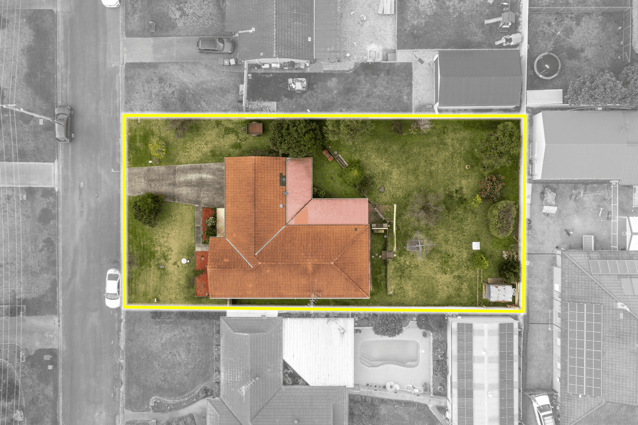 4 Justine Close, BARGO, NSW 2574